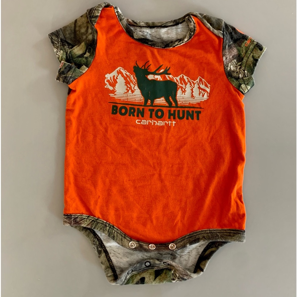 CARHARTT Camo Born To Hunt 6 mos.onesie short sleeve tee- Orange/Green- GUC